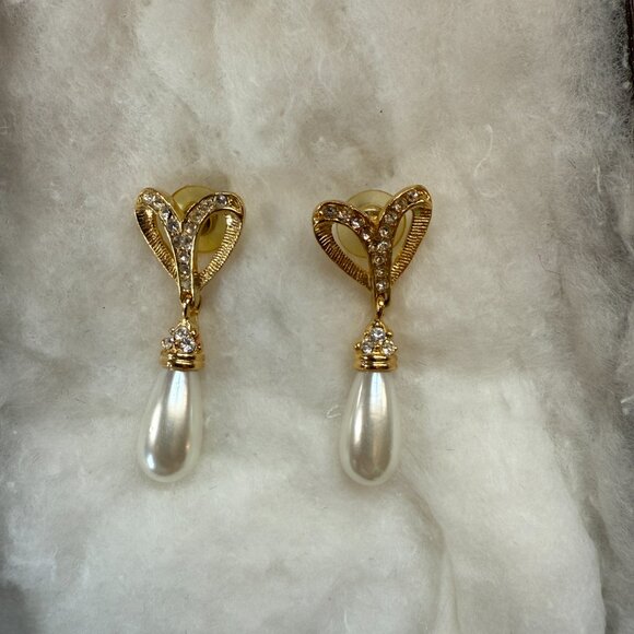 Vendome Vintage Faux Pearl Ribbon-Style Necklace and Earrings Set - Picture 2 of 2